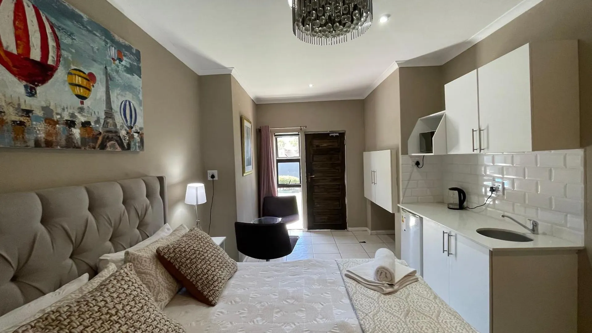 Domin Luxury Suites Cape Town Guest house