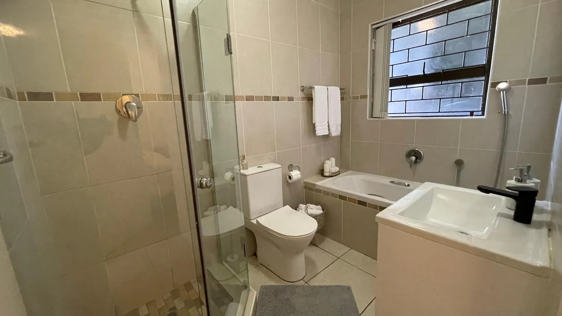 Domin Luxury Suites Cape Town 0*,